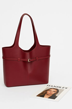 Şık Omuz Çantası – Tokalı Minimal Tasarım