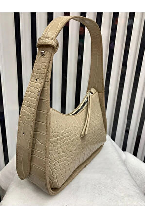 Vizon Kadın Kroko Desenli Baget Çanta
