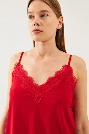 Kadın Kırmızı İp Askılı Dantelli Bluz