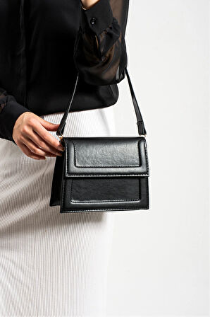 Kadın Çapraz Asmalı Ve  Elden Tutmalı Çanta