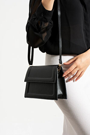 Kadın Çapraz Asmalı Ve  Elden Tutmalı Çanta