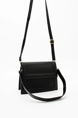 Kadın Çapraz Asmalı Ve  Elden Tutmalı Çanta