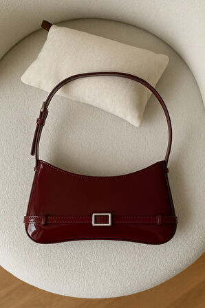 Kadın Kemer Detay Bordo Rugan Retro Baget Çanta