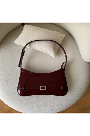 Kadın Kemer Detay Bordo Rugan Retro Baget Çanta