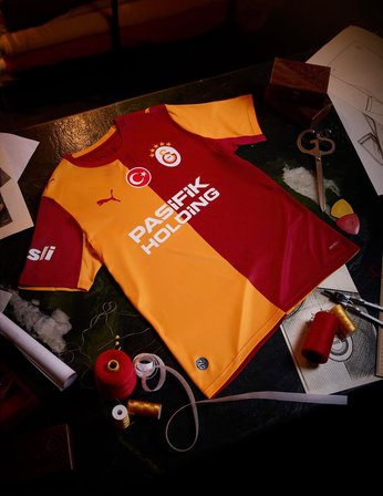 Galatasaray S.K. Parçalı Forma 26/27 İç Saha Parçalı 5 Yıldızlı Erkek Forma