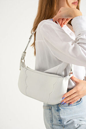 Omuz çantası  baget zımbalı çanta