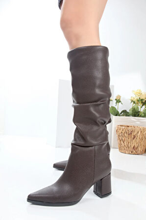 Sivri Burun Büzgülü Kadın Topuklu Fermuarsız Çizme