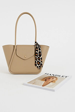 Lüks Fular Detaylı Büyük Kapasiteli Omuz Çantası