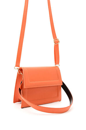 Kadın Çapraz Asmalı Ve  Elden Tutmalı Çanta