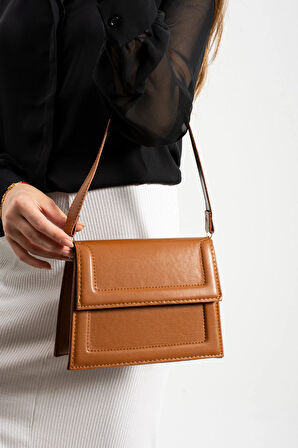 Kadın Çapraz Asmalı Ve  Elden Tutmalı Çanta