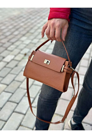 Kilit Kapaklı Kol Çantası