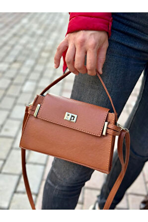 Kilit Kapaklı Kol Çantası