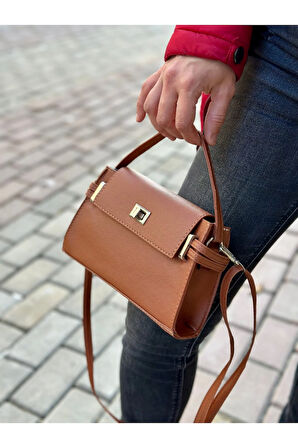 Kilit Kapaklı Kol Çantası