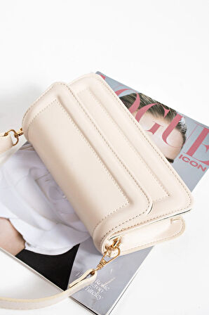 Kadın Çapraz Askılı Ve Elden Tutmalı Çanta