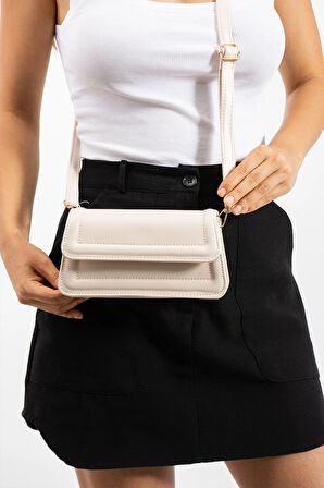 Kadın Çapraz Askılı Ve Elden Tutmalı Çanta