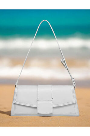 Şık tasarımlı klasik stil baget çapraz çanta