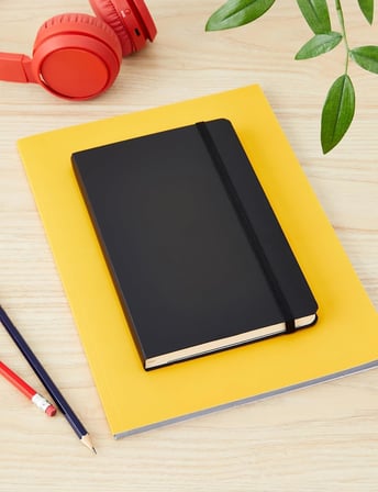 Moleskine Sert Kapak Defter Siyah (Noktalı - 13X21)