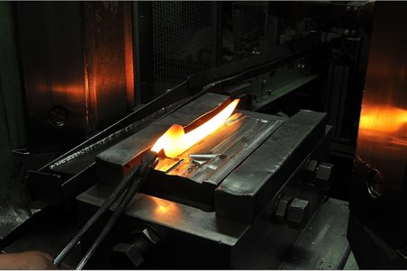 Wmf Spitzenklasse Plus Et Bıçağı, 32,5 Cm, 20 Cm Bıçak Ağzı, Dövme Özel Bıçak Çeliği, Performance Cu