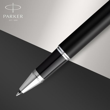 Parker Im Tükenmez Kalem, Mat Siyah Krom Süs Parçaları, Siyah Mürekkepli İnce Uç, Hediye Kutusu