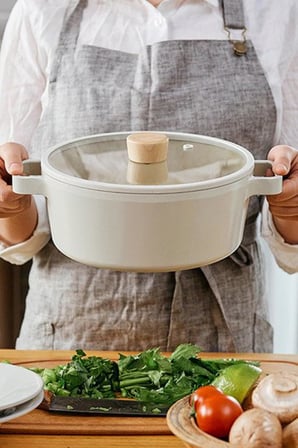 Neoflam Fika Seramik Kaplama Cam Kapaklı Alüminyum Döküm Tencere, 24 Cm, Bej