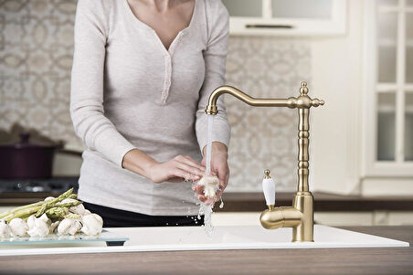 Artema Verona A4215433 Eviye Bataryası, 265 Mm Yükseklik, 12 Litre/Dk Akış Hızı, Saten Altın