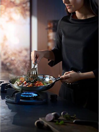 Wmf Profi Resist İndüksiyon Tabanlı Çelik Tava 28 Cm