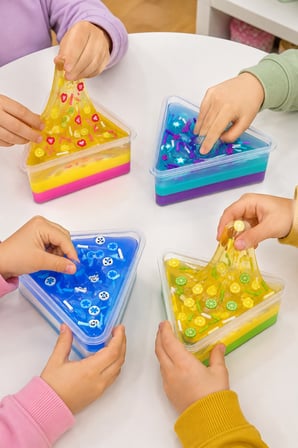 Jelly Cakes 4'lü Paket Seti Squishy 3 Katmanlı Sıkmalık Sürpriz Yüzüklü Pasta Dilimli Duyusal Slime