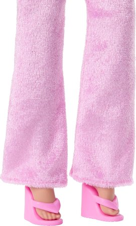 Barbie Dream Besties Malibu Weekend Outdoor, Pembe Sweatshirt Ve Parmak Arası Terlikli, Uzun Sarı Sa