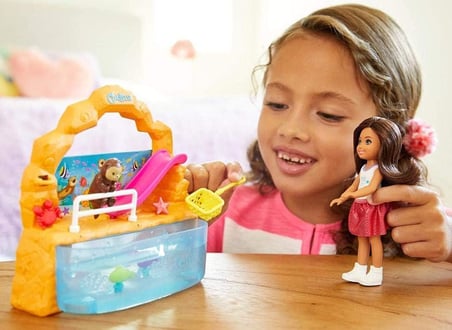 Barbie Ghv75 Chelsea Oyuncak Bebek Ve Akvaryumlu Oyun Seti, Yakl. 15 Cm, Yakıcı, Aksesuarlı
