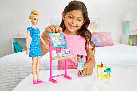 Barbie Okul Öncesi Öğretmen Bebek, Oyuncak