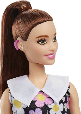 Barbie Ve Ken Fashionistas Serisi, At Kuyruğu Saçı, Kolsuz Elbisesi, Pembe Botları Ve Işitme Cihazıy