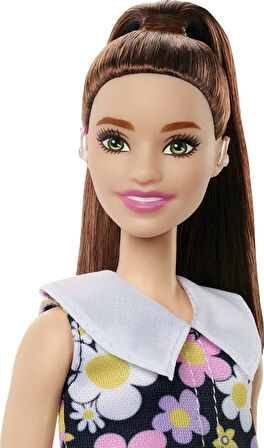 Barbie Ve Ken Fashionistas Serisi, At Kuyruğu Saçı, Kolsuz Elbisesi, Pembe Botları Ve Işitme Cihazıy