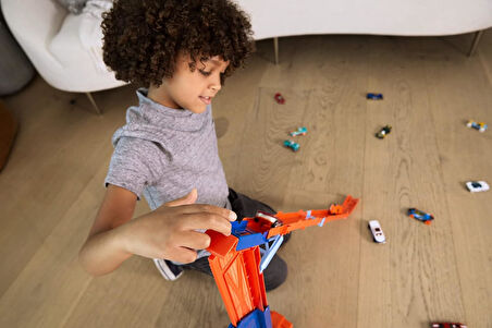 Hot Wheels Hız Rampalı Tır, 4 Yaş Ve Üzeri, Hdy92
