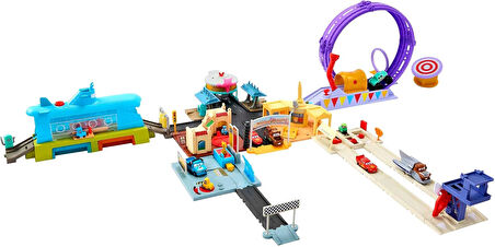 Cars Disney+ Cruz Yarış Merkezi Oyun Seti