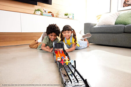 Hot Wheels Racerverse Ultimate Batman Pist Seti, Oyuncak