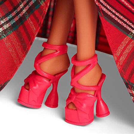 Barbie Mutlu Yıllar Bebeği Latin