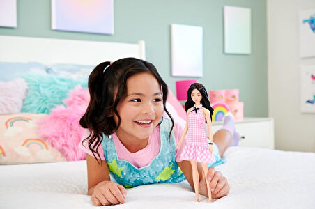 Barbie® Büyüleyici Parti Bebekleri - Pembe Ekose Elbiseli, 3Y+, Hrh21