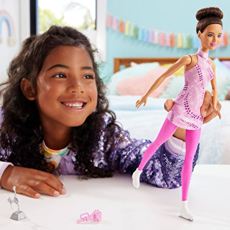 Barbie Kariyer Bebekleri Serisi - Pasta Şefi, 3Y+, Hkt67