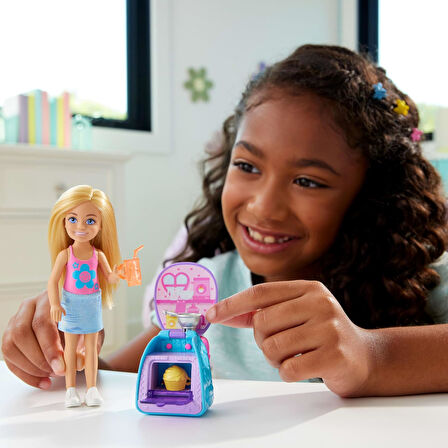 Barbie® Chelsea Sırt Çantası Olabilen Cupcake Oyun Seti, 3Y+, Jbf46