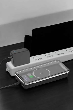 Powerbank Taşınabilir . Mah Hızlı Şarj Dijital Göstergeli
