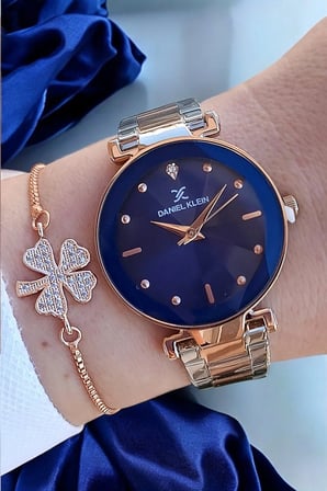 Kesme Camlı 33 mm Rose Gold/Metalik Şık Kadın Kol Saati, Zirkon Taşlı Bileklik Hediyeli
