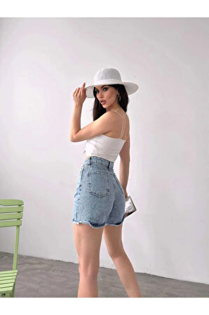 Paçası Püsküllü Kadın Kot Şort
