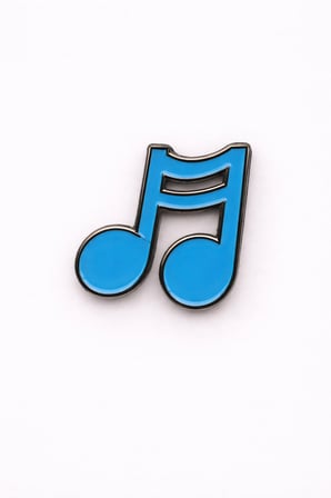 Çift Müzik Notası Tasarımlı Metal Rozet – Mavi Nota Figürlü Çanta Aksesuarı Pin