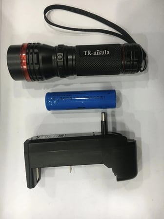 Beyaz Led Işıklı ,şarjlı Pil,şarj Cıhazlı El Fener 620 Uzun Ömürlü Işık Cep Işığı Aydınlatma Aracı