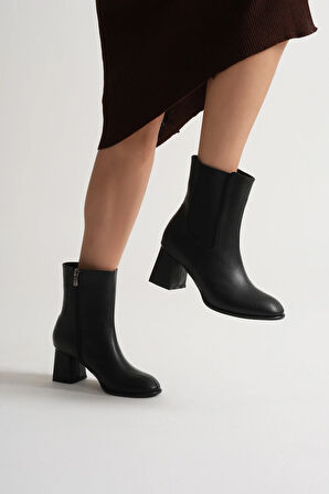 Lastikli Ortopedik Topuklu Kadın Bot