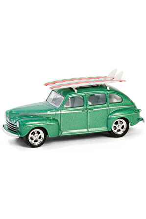 Greenlight 1/64 The Hobby Shop Series 16 - 1946 Ford Fordor Super Deluxe Green Metallic with White I