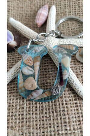 "U" HARFİ - Açık Mavi Deniz Epoksi Harf Anahtarlık – Gerçek Deniz Kabuğu, El Yapımı, Benzersiz