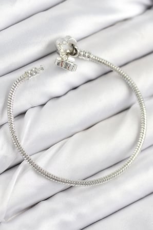 Pirinç Charm Zirkon Taşlı Yonca Model Gümüş Renk Kadın Bileklik 5886