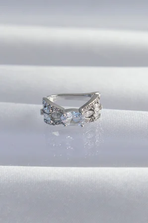 Pirinç Gümüş Renk Zirkon Taş Kaplama Earcuff Küpe 5886