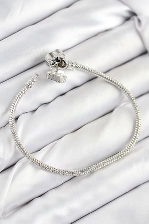 Pirinç Charm Zirkon Taşlı Yonca Model Gümüş Renk Kadın Bileklik 5886